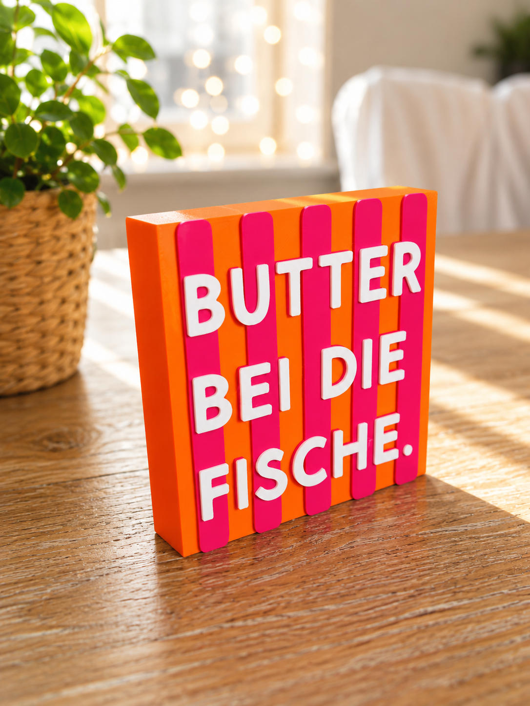 Freche Streifen – kleiner Deko-Aufsteller mit Spruch "Butter bei die Fische"
