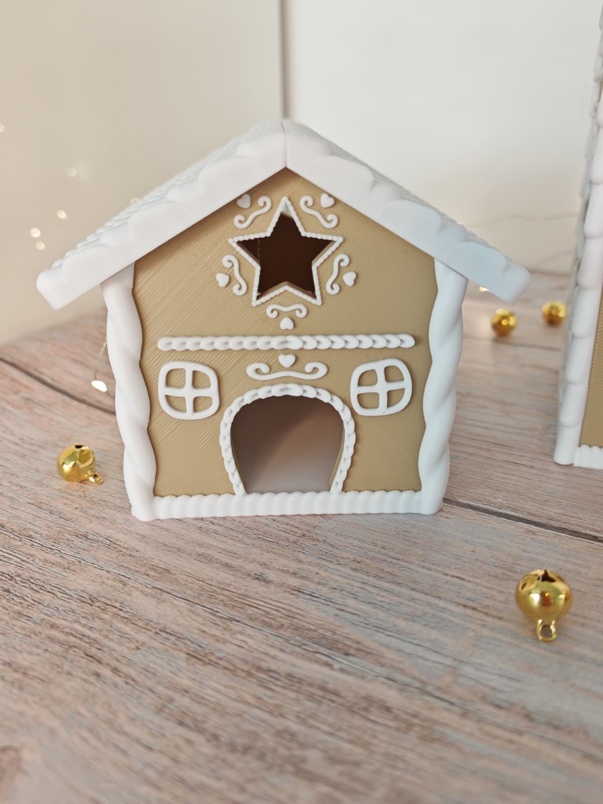 Zauberhaftes Lebkuchenhaus klein – Weihnachtsdeko, LED-fähig, Dekohaus für Teelicht, Weihnachtsdorf Deko, 9,5 cm