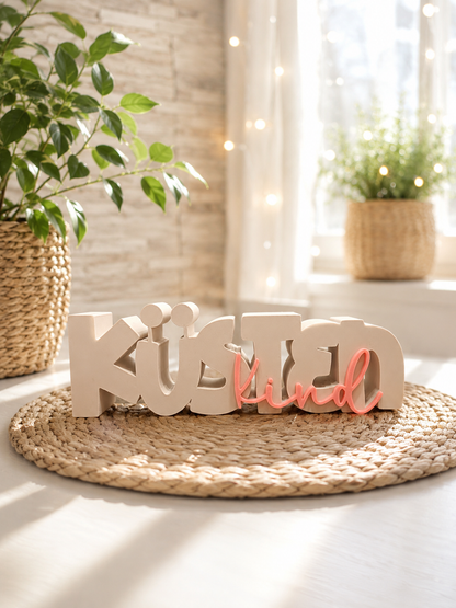 Küstenkind – moderner 3D-Schriftzug, freie Farbwahl, von CozyLabs Design
