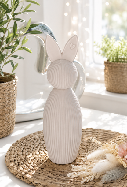 Hasenfigur mit Riffeloptik als Osterdeko von CozyLabs Design