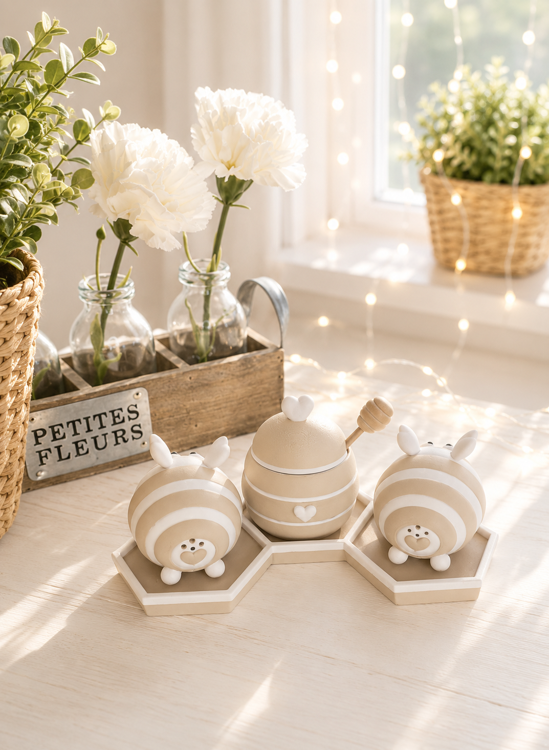 Hummelstreuer Horstie als sommerliche Tischdeko von CozyLabs Design