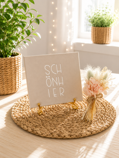 Sprüchekachel „Schön hier“ von CozyLabs Design