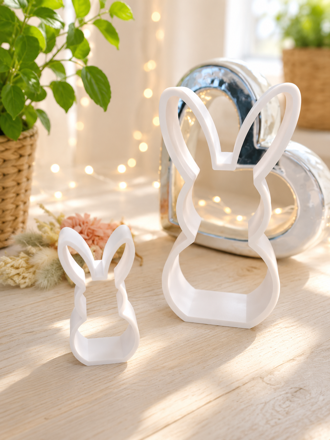 Hasensilhouette als minimalistische Osterdeko von CozyLabs Design