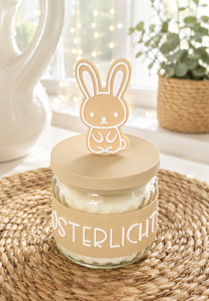 Kleine Oster-Duftkerze mit Herzdeckel & Banderole – Vanille