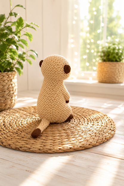 Erdmännchen-Miniatur mit gestrickter Oberfläche von CozyLabs Design