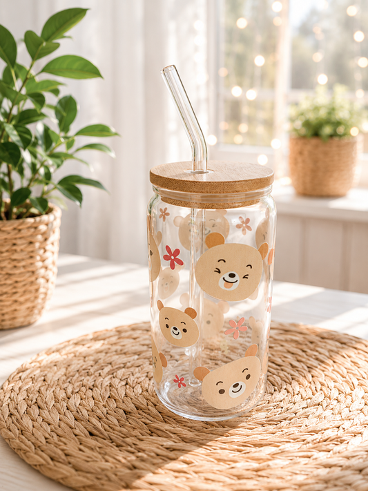 Sommerglas mit Bambusdeckel & Glasstrohhalm – Bärchenliebe von CozyLabs Design