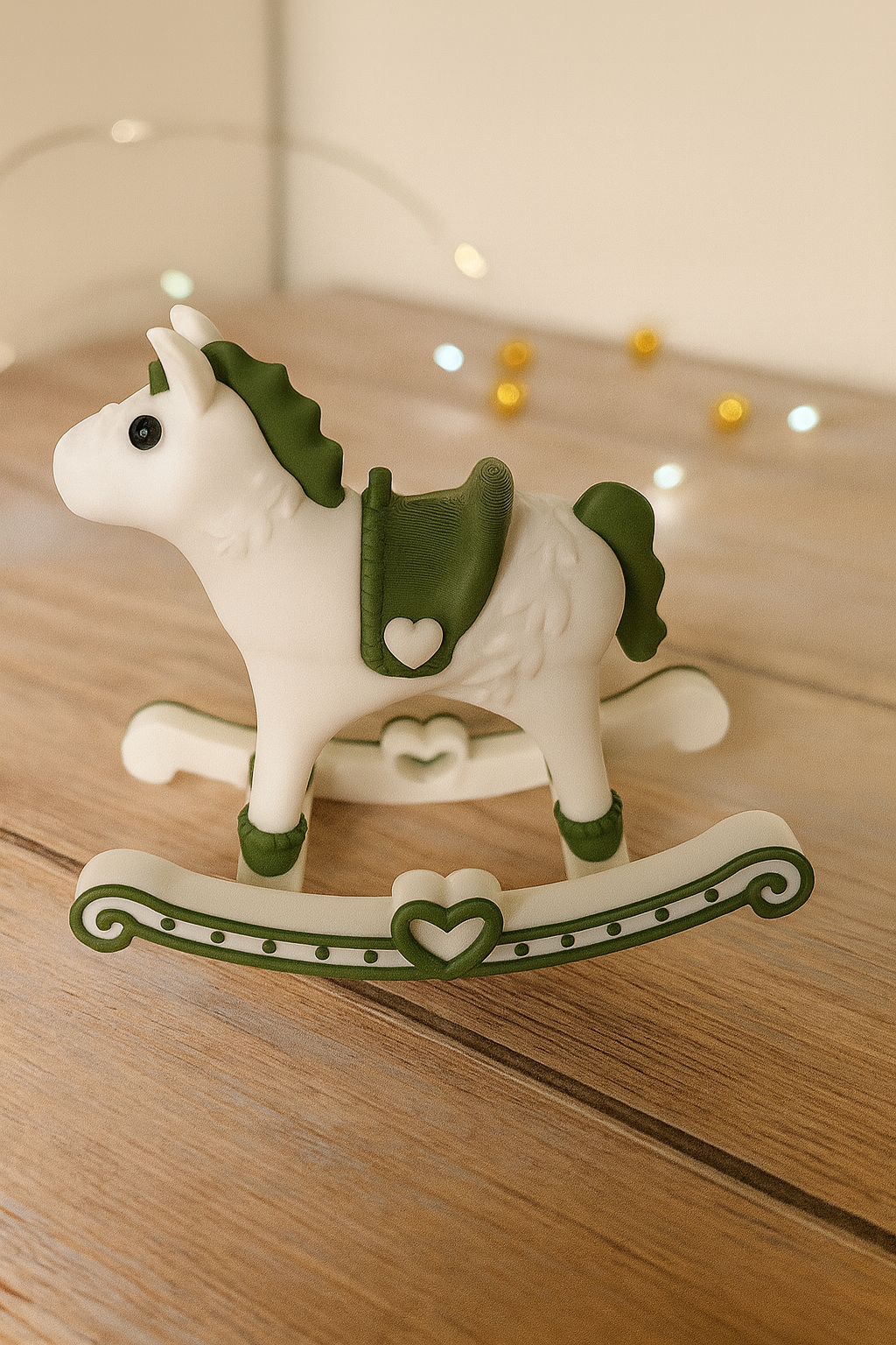 Simsalabim Schaukelpferd von CozyLabs Design, große und kleine Version, als hyggelige Weihnachtsdekoration im gemütlichen Stil