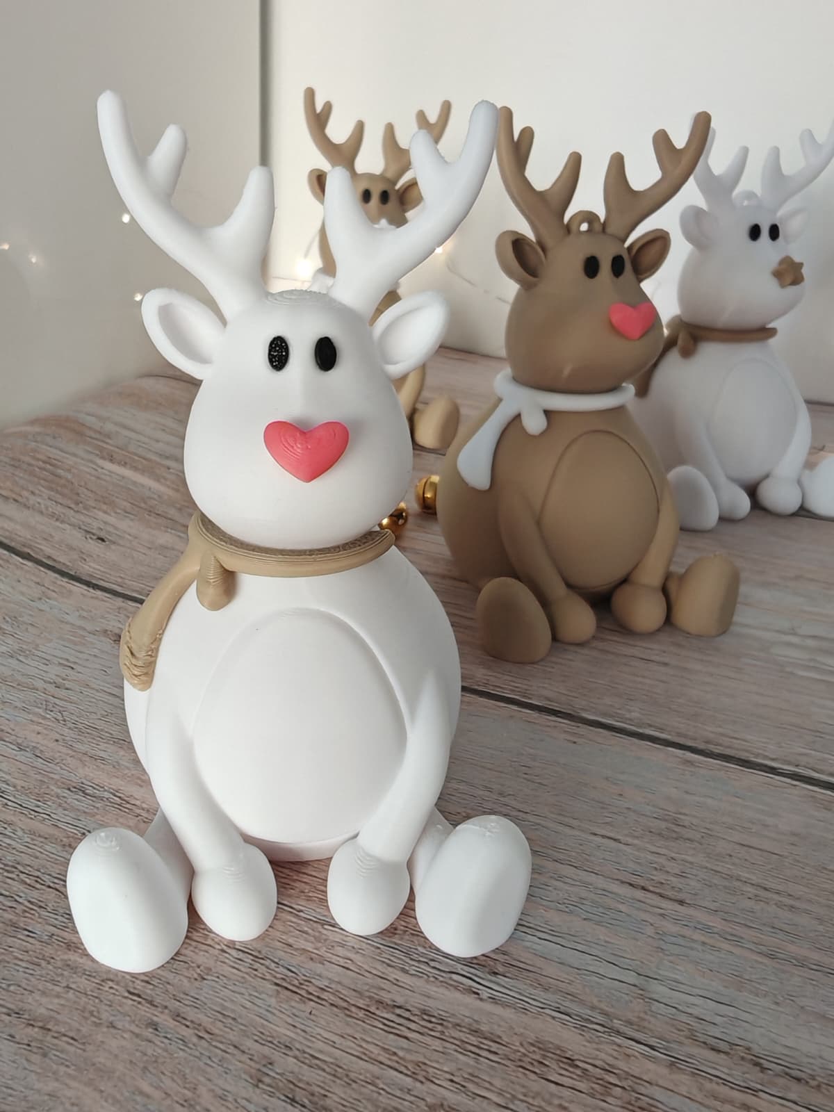 Rudi Rentier von CozyLabs Design, detailreiche Weihnachtsdekoration in festlichem Stil