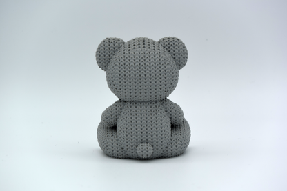Herzbär in Strickoptik – liebevolle Dekofigur (ca. 50 x 42 x 60 mm) – in Braun-Beige oder Grau-Weiß