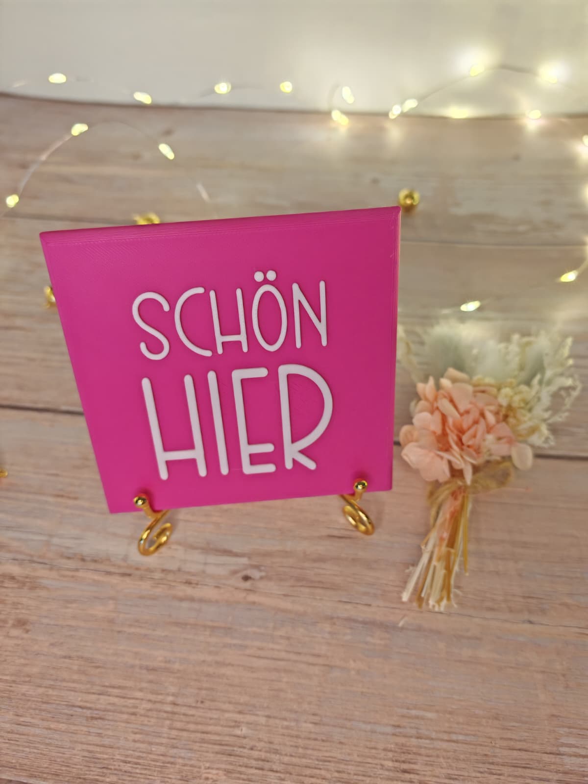 Sprüchekachel „Schön hier"