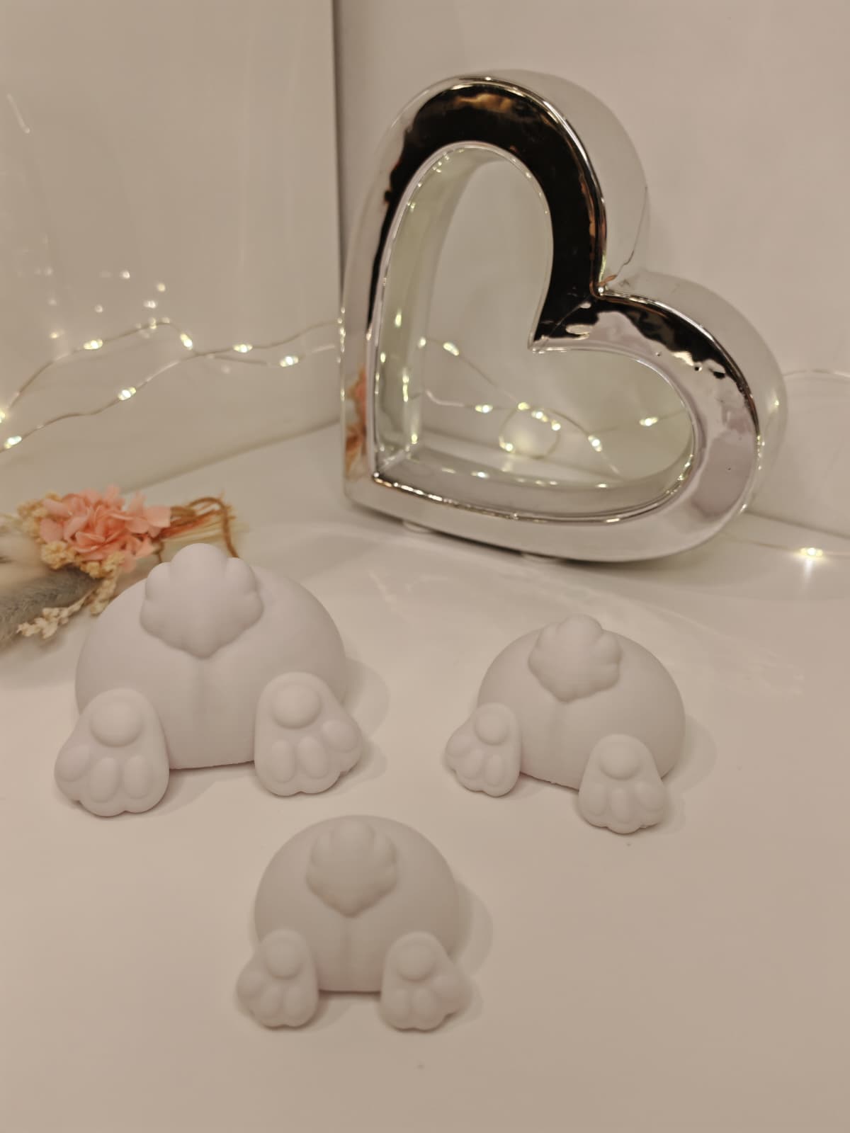 Hoppelpopos – Niedliche Hasenpopo-Deko in Weiß | Cozy Osterdeko in drei Größen