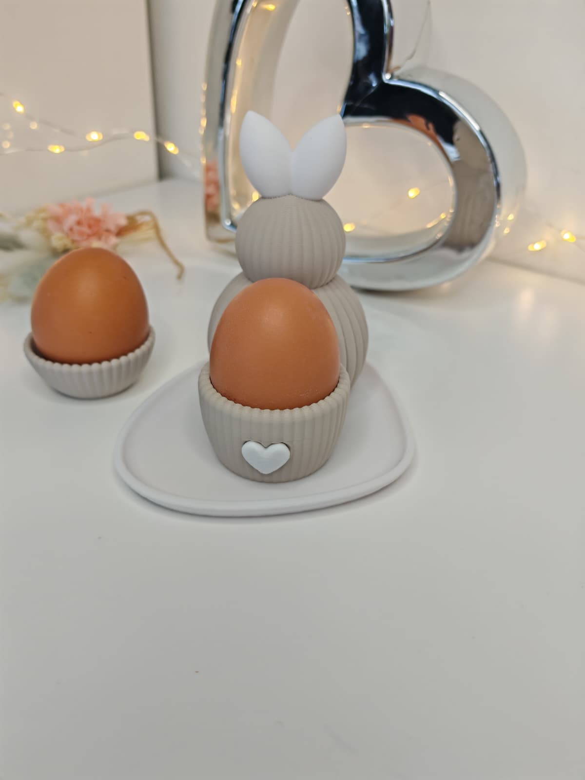 Eierbecher in Hasenform mit Tablett & Extra-Becher