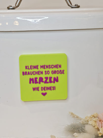Happy Little Quote Magnet – Statement2Go "Kleine Menschen brauchen so große Herzen wie deins"