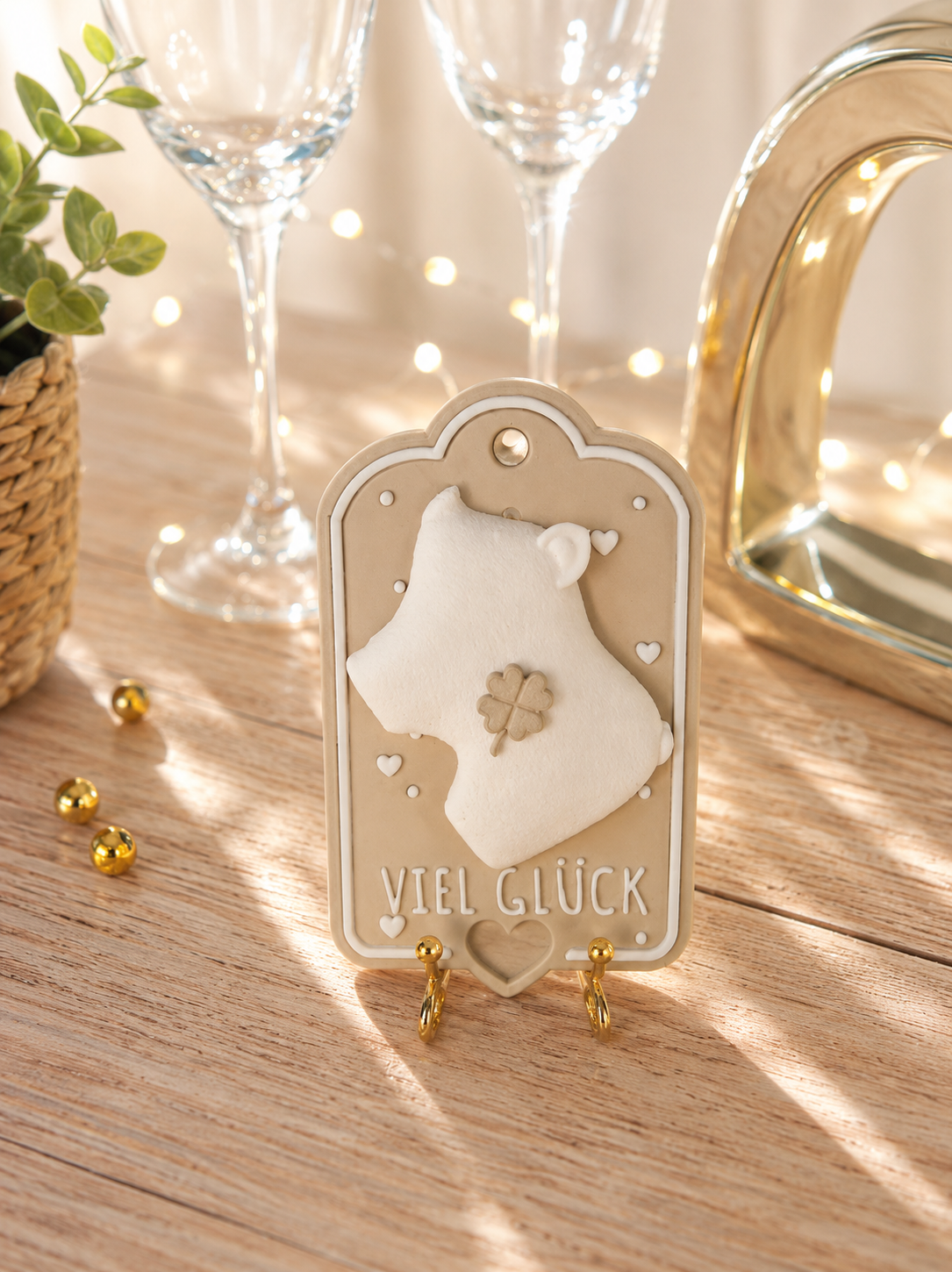 Glücksbringer-Magnet Mathilde mit Brettchen oder Karte von CozyLabs Design
