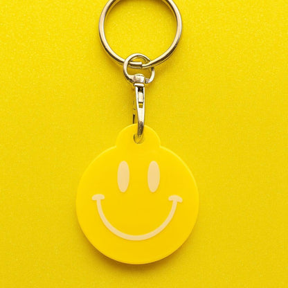 Niedlicher Smiley-Schlüsselanhänger mit NFC-Funktion von CozyLabs Design