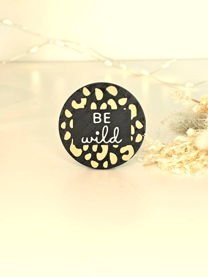 Leo Magnet auf Dekoplatte – stilvoller Magnet mit Statement