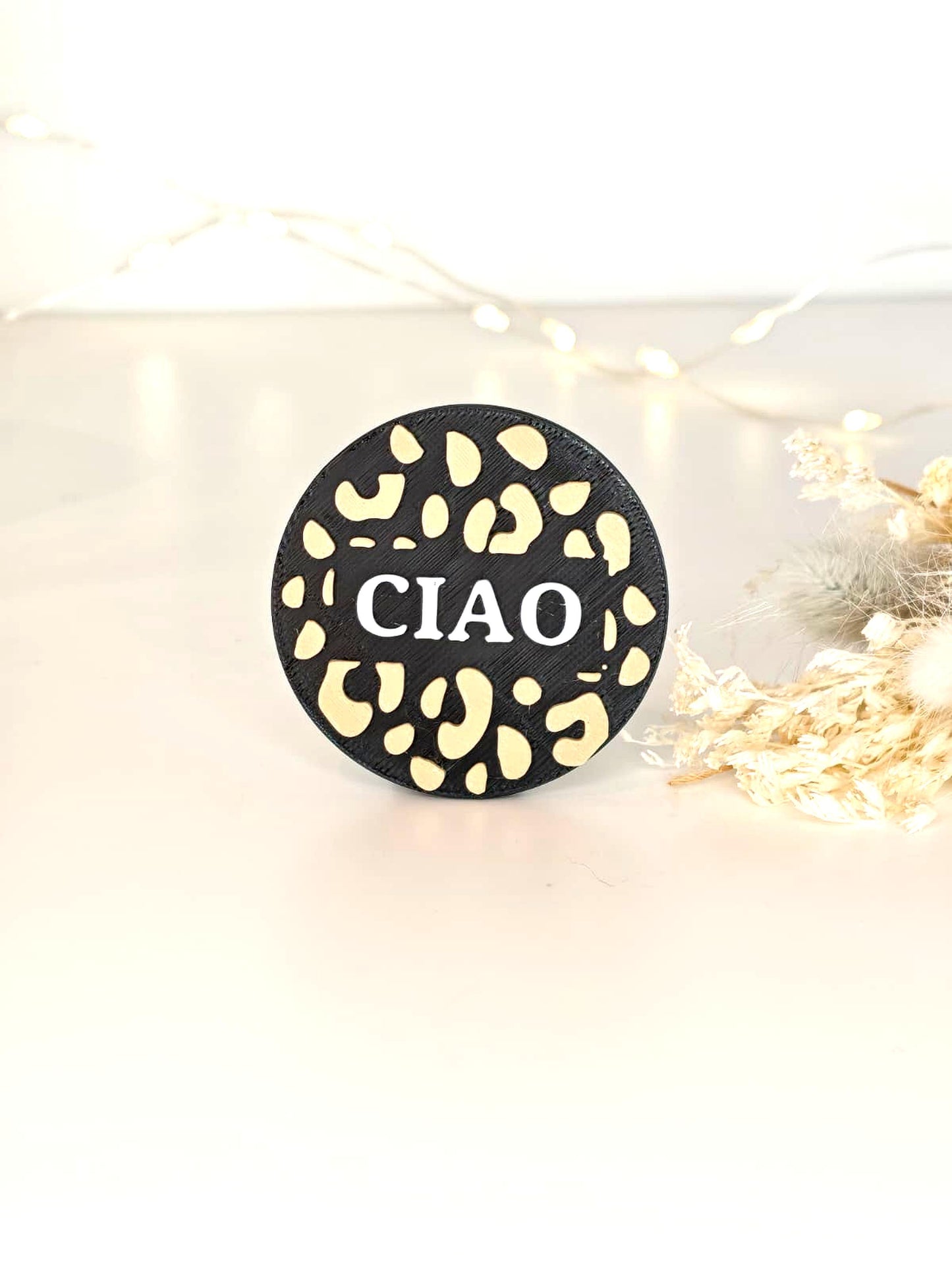 Leo Magnet auf Dekoplatte – stilvoller Magnet mit Statement