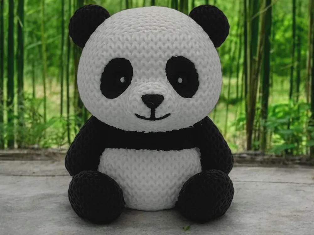 Kleiner niedlicher Panda in Strickoptik  als Geschenk, Kinderzimmer-Deko oder Sammlerfigur