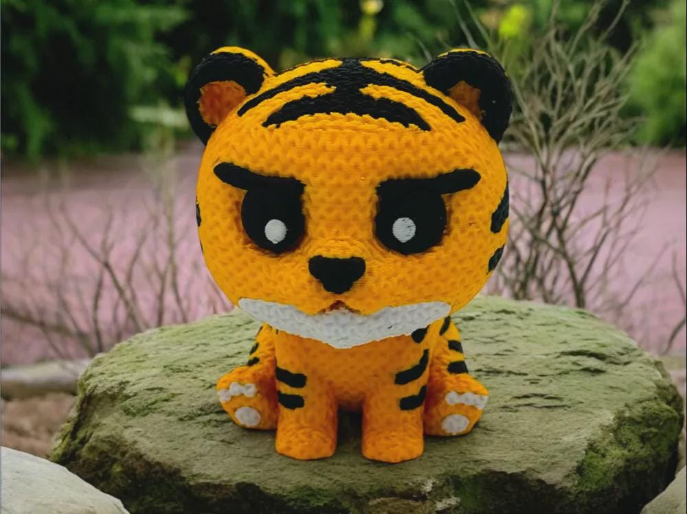 Kleiner Tiger in Strickoptik  starke Miniaturfigur als Deko, Geschenk oder Sammlerstück