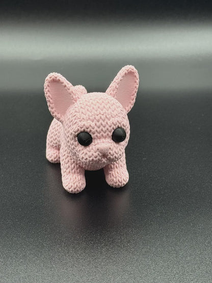 Kleiner Frenchie-Welpe in Strickoptik  süße Miniaturfigur als Deko oder Geschenk für Hundefans