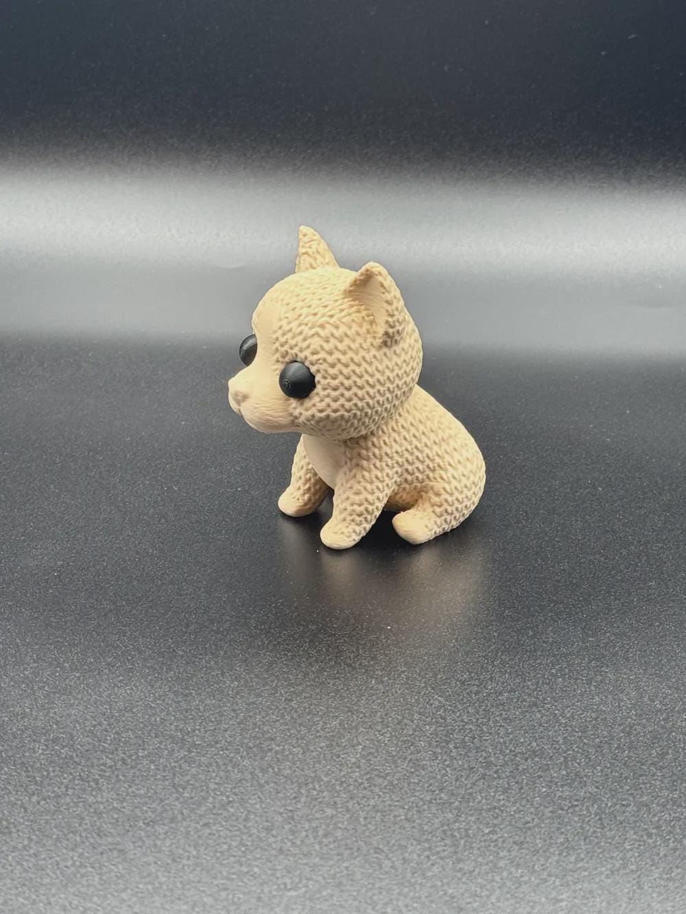 Kleiner Amstaff in Strickoptik  starke Miniaturfigur als Deko oder Geschenk für Hundefreunde