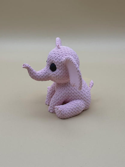 Kleiner Elefant in Strickoptik  liebevolle Miniaturfigur als Geschenk oder Kinderzimmer-Deko