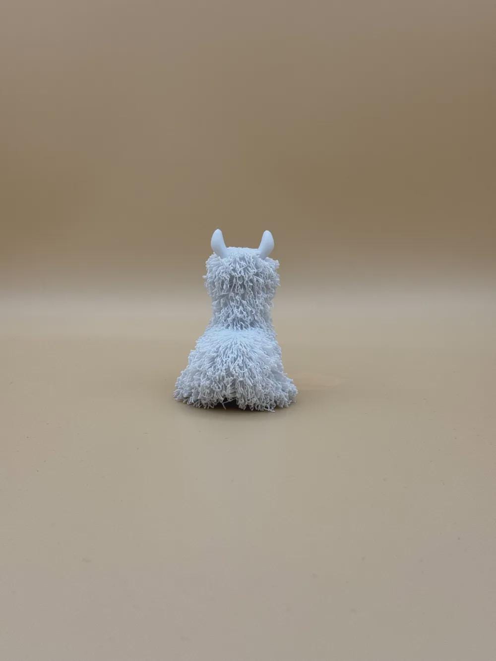 Kleines niedliches Lama in Strickoptik  liebevolle Miniaturfigur als Geschenk, Deko oder für das Kinderzimmer