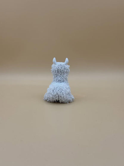 Kleines niedliches Lama in Strickoptik  liebevolle Miniaturfigur als Geschenk, Deko oder für das Kinderzimmer