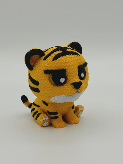 Kleiner Tiger in Strickoptik  starke Miniaturfigur als Deko, Geschenk oder Sammlerstück