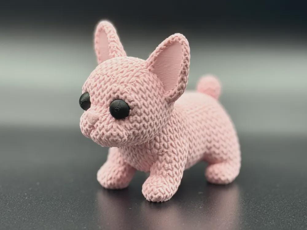 Kleiner Frenchie-Welpe in Strickoptik  süße Miniaturfigur als Deko oder Geschenk für Hundefans
