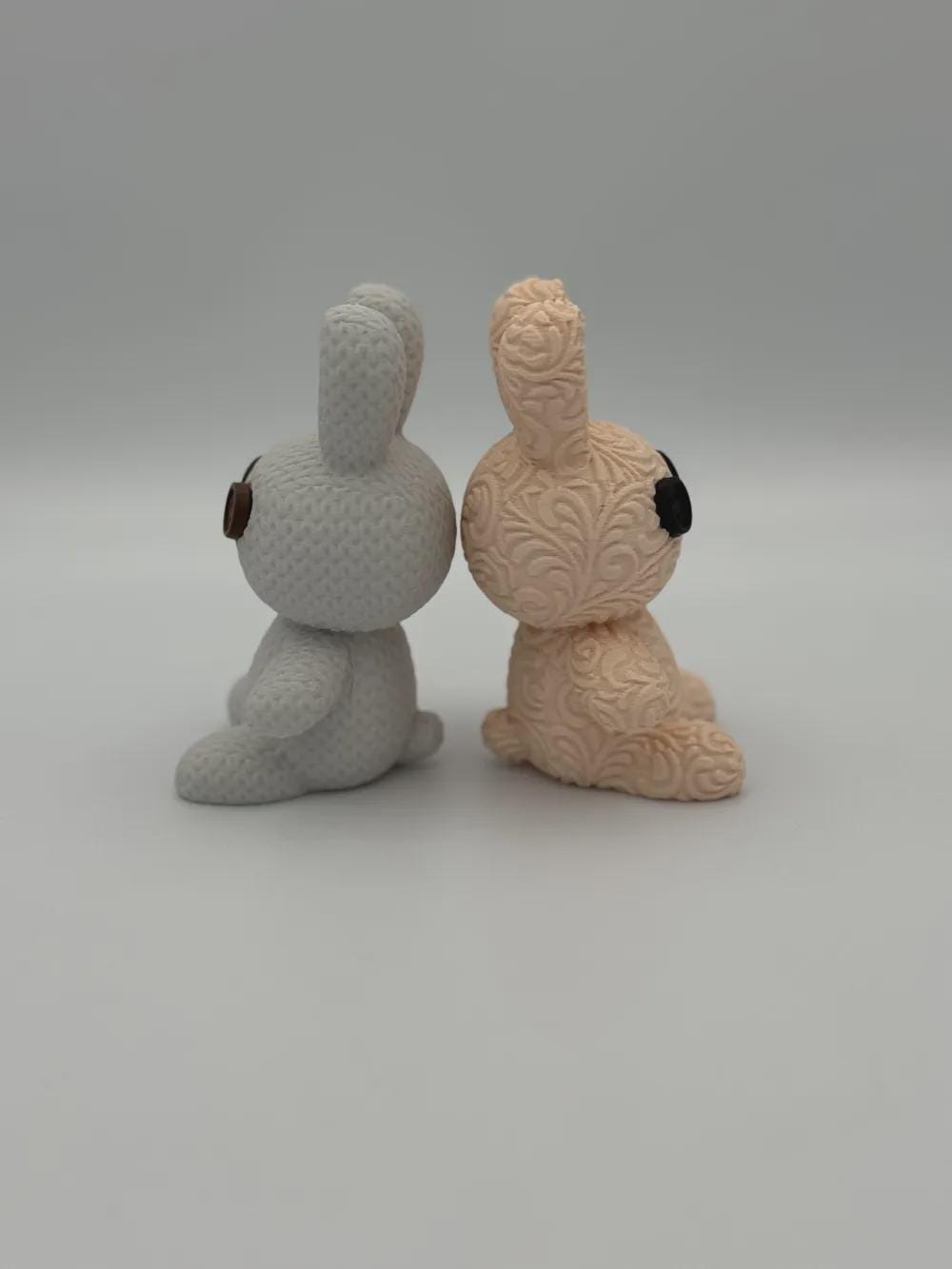 Kleiner Osterhase in Strukturoptik  liebevolle Dekofigur zu Ostern oder als Geschenk