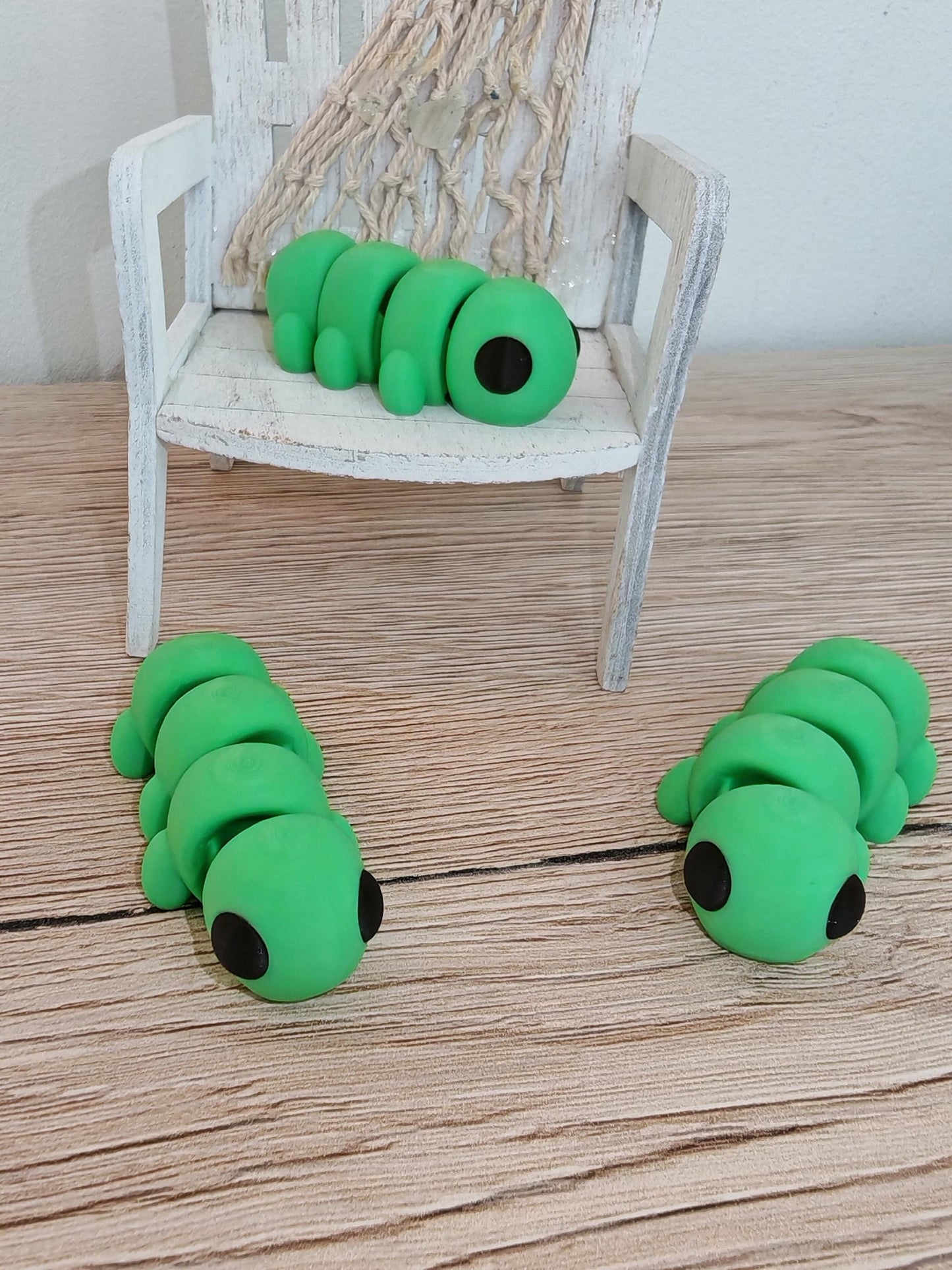 Snuggliez "Baby Raupe"  Bewegliche Flexi-Figur (3D-gedruckt) | Mini-Raupe zum Spielen, Sammeln & Verschenken | CozyLabs Design