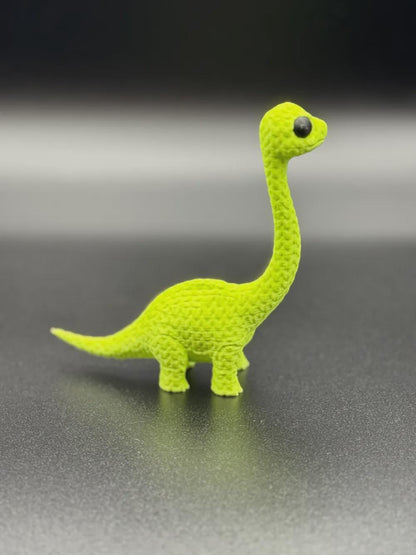 Langer Hals, große Augen  niedlicher Dino in Strickoptik mit Wunschfarbe oder Überraschung
