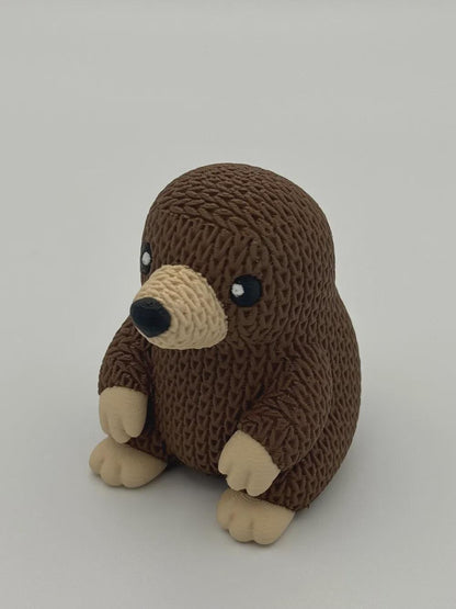 Niedlicher Maulwurf in Strickoptik  liebevolle Miniaturfigur