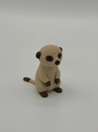 niedliches Erdmännchen in Strickoptik  Liebevoll gefertigt von CozyLabs